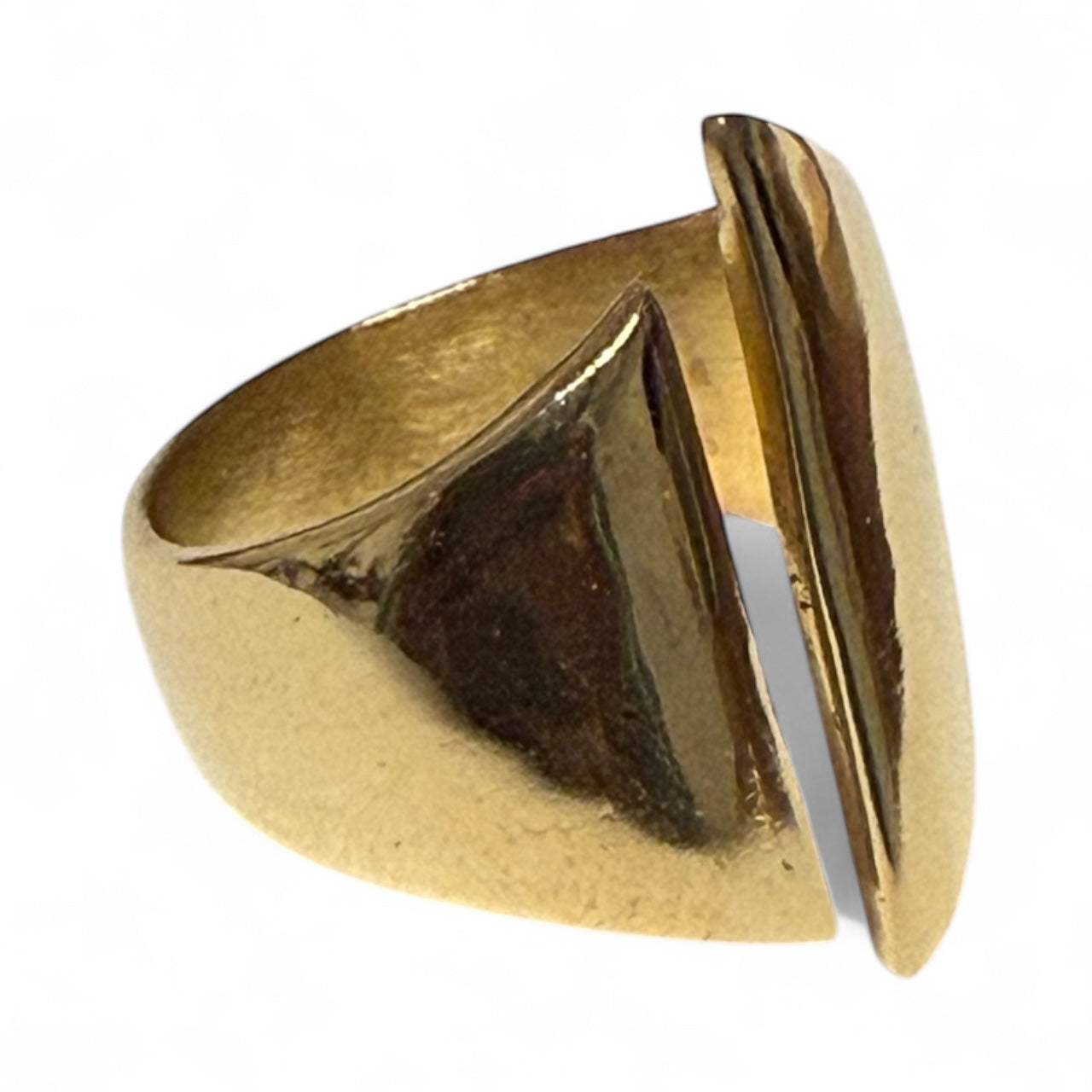 Modern asymmetrical ring