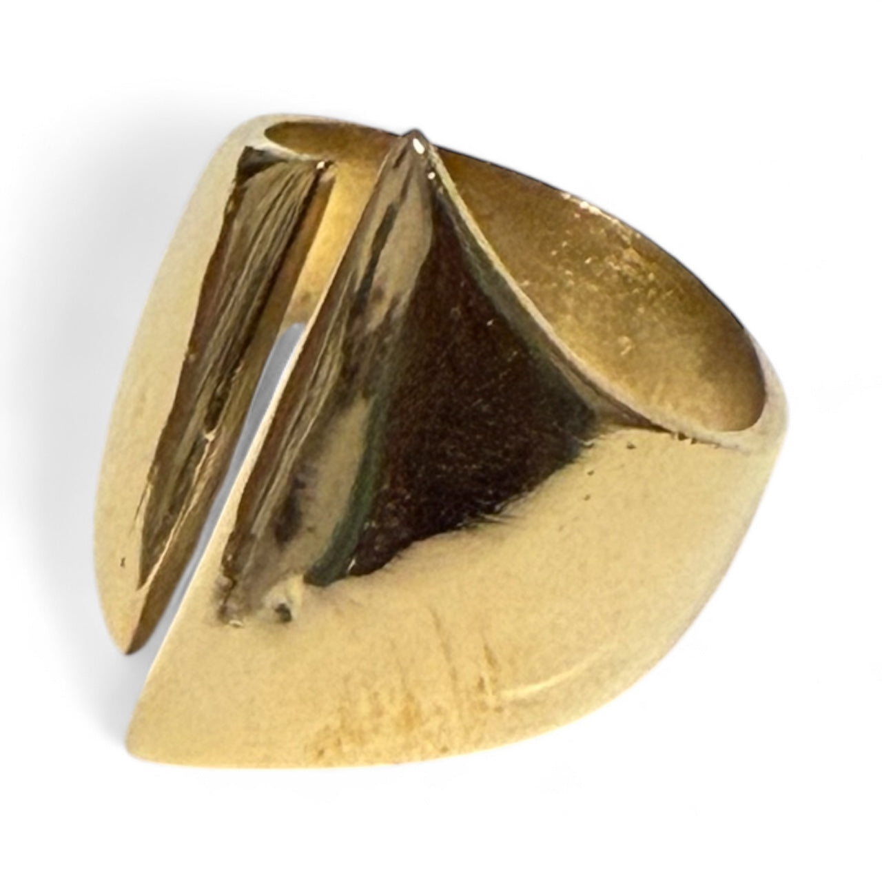 Modern asymmetrical ring