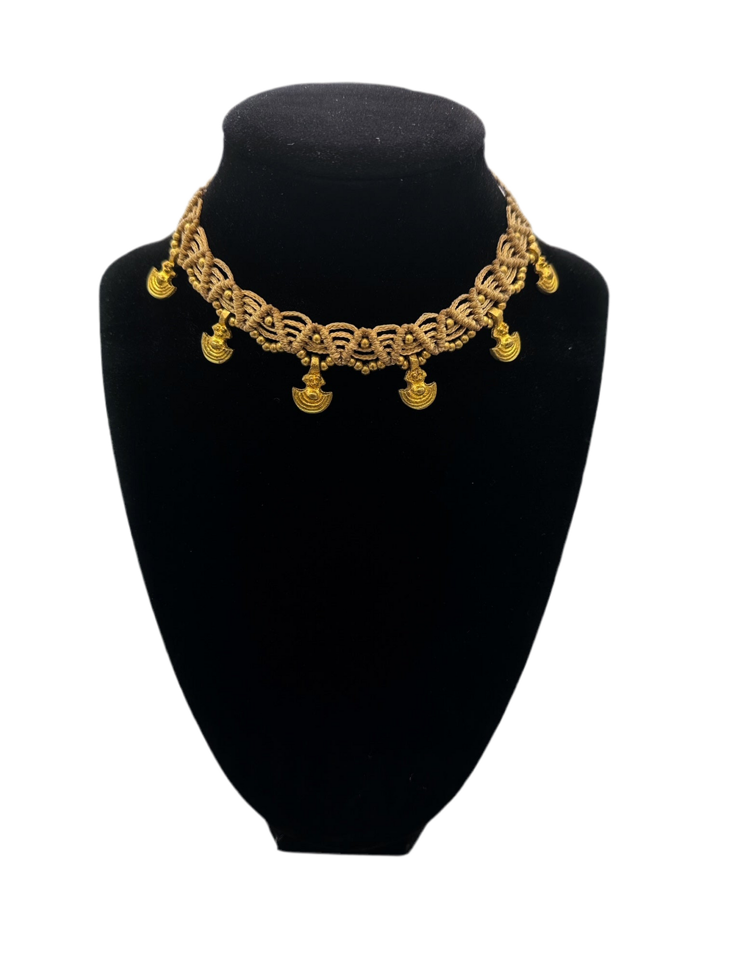 Beige macrame choker