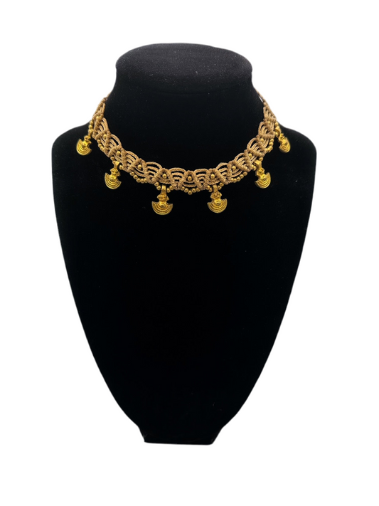 Beige macrame choker