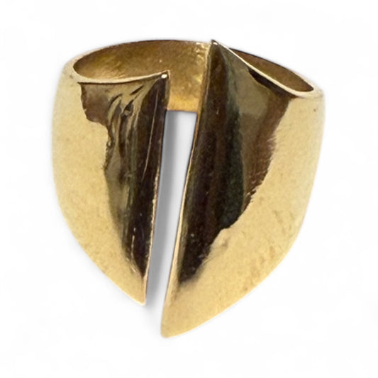 Modern asymmetrical ring