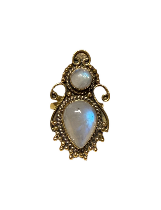 Heirloom ring moonstone