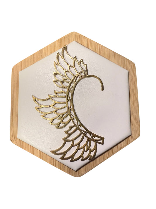 Wing cuff