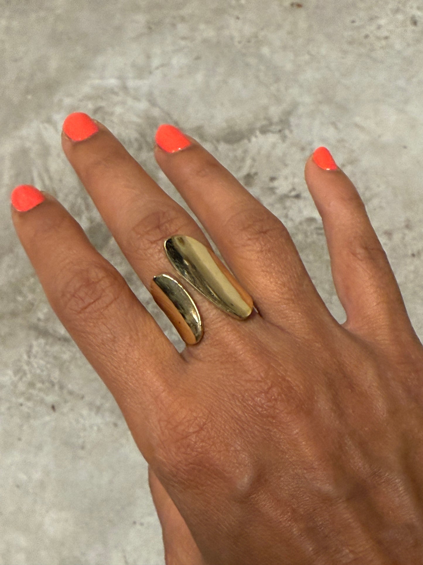 Double oval ring