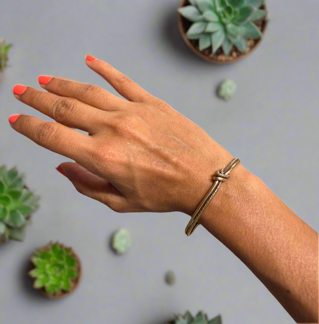 Knot bracelet
