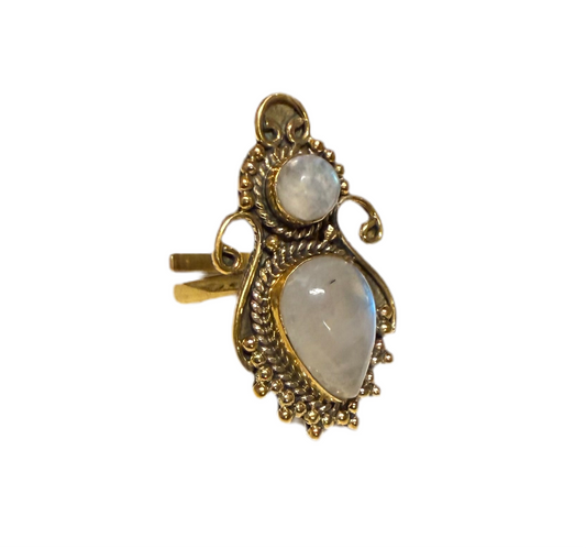 Heirloom ring moonstone