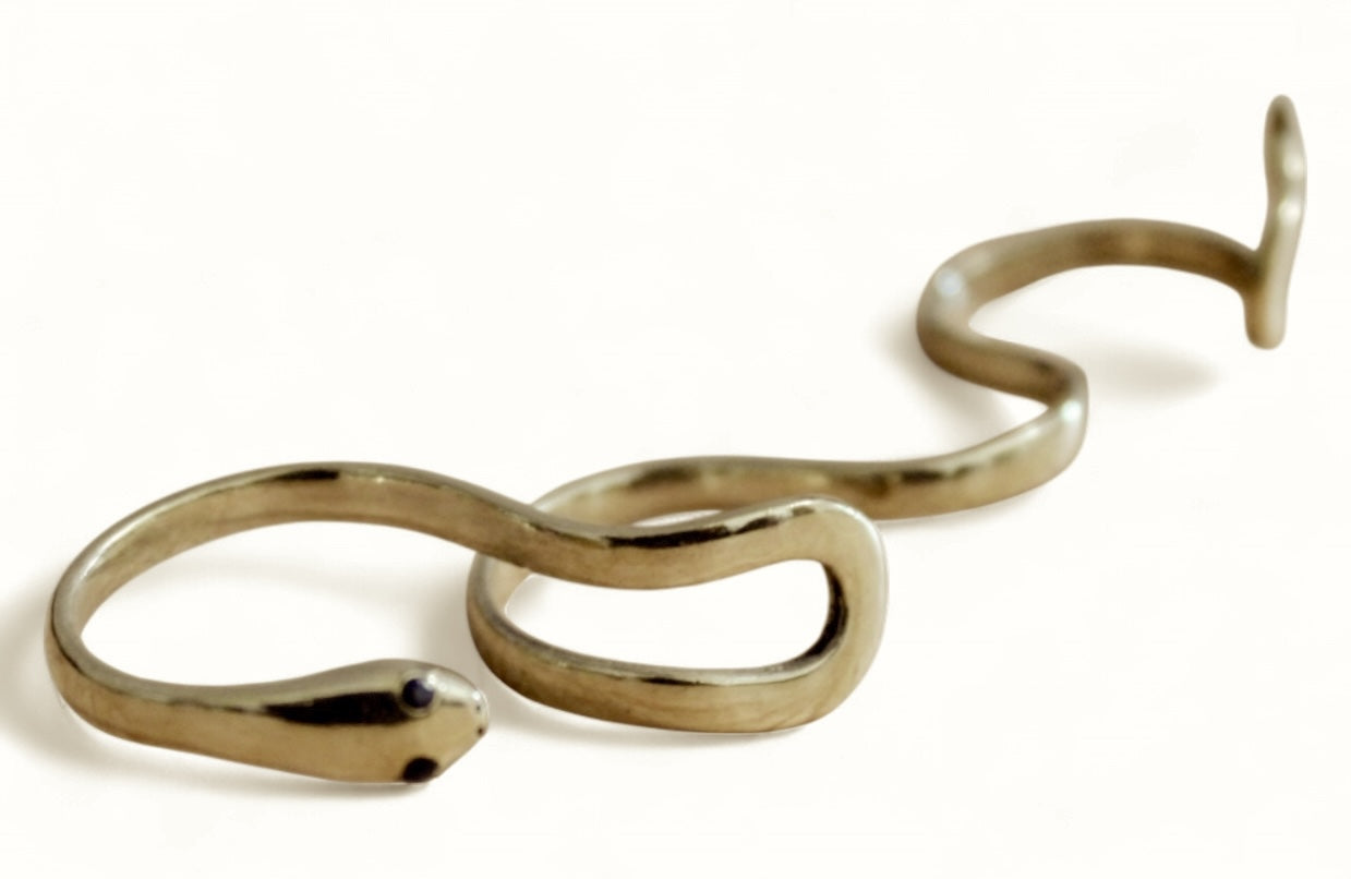 Four finger snake ring